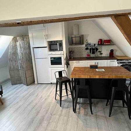 Le Bel Vue Apartamento Sens Exterior foto