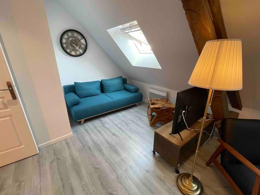 Le Bel Vue Apartamento Sens Exterior foto