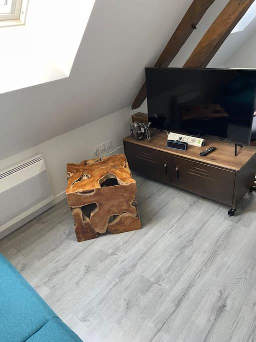 Le Bel Vue Apartamento Sens Exterior foto