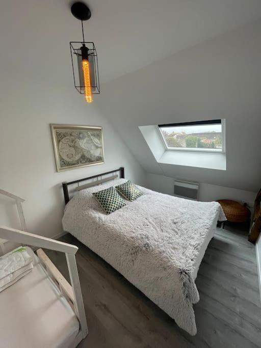 Le Bel Vue Apartamento Sens Exterior foto